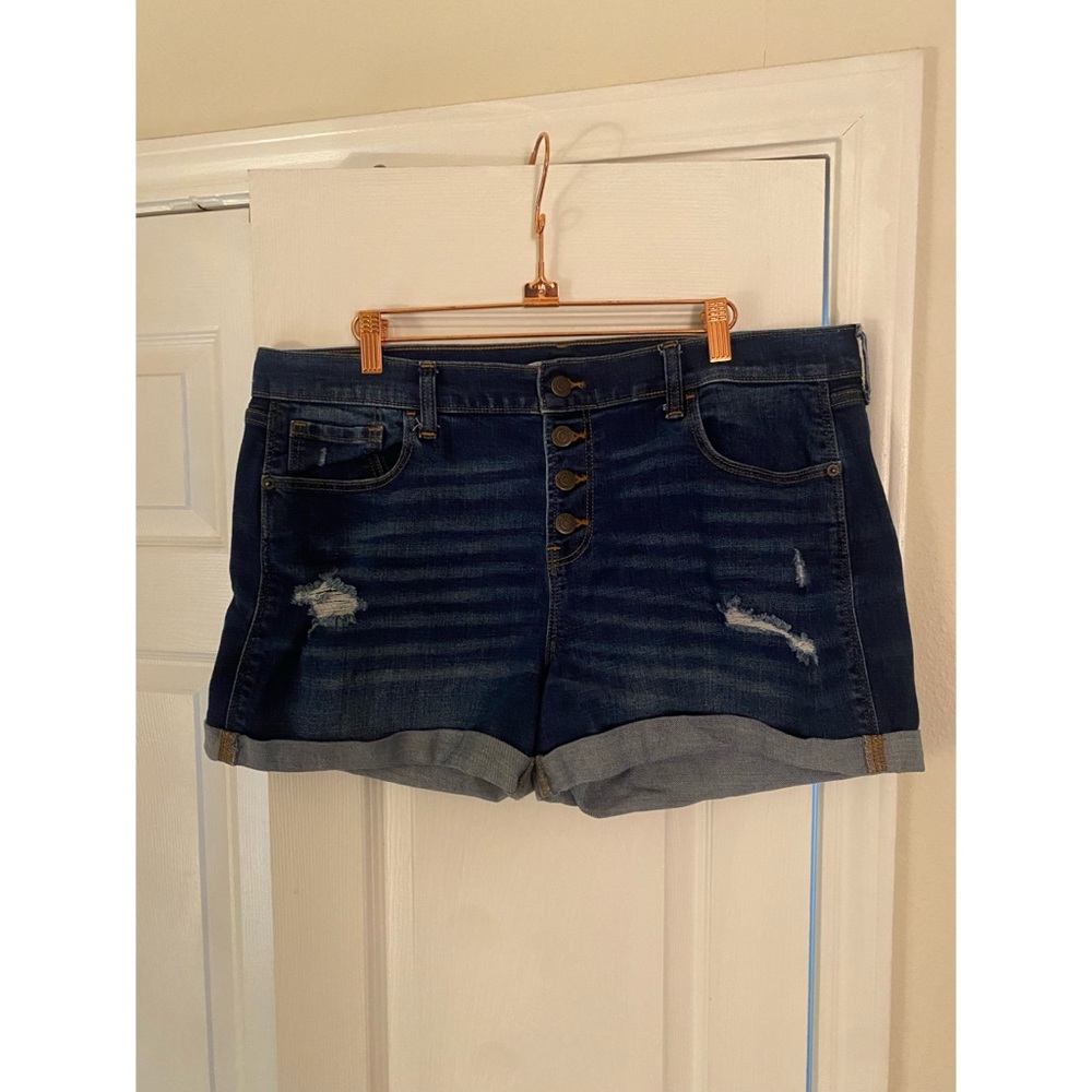 Old Navy Mid-Rise Boyfriend Jean Shorts, Size 14